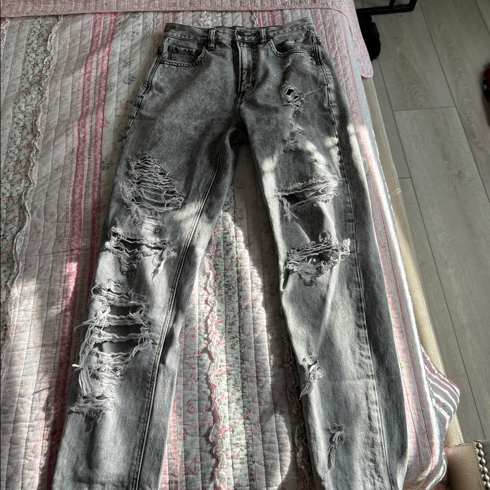 american eagle stopped mom jeans